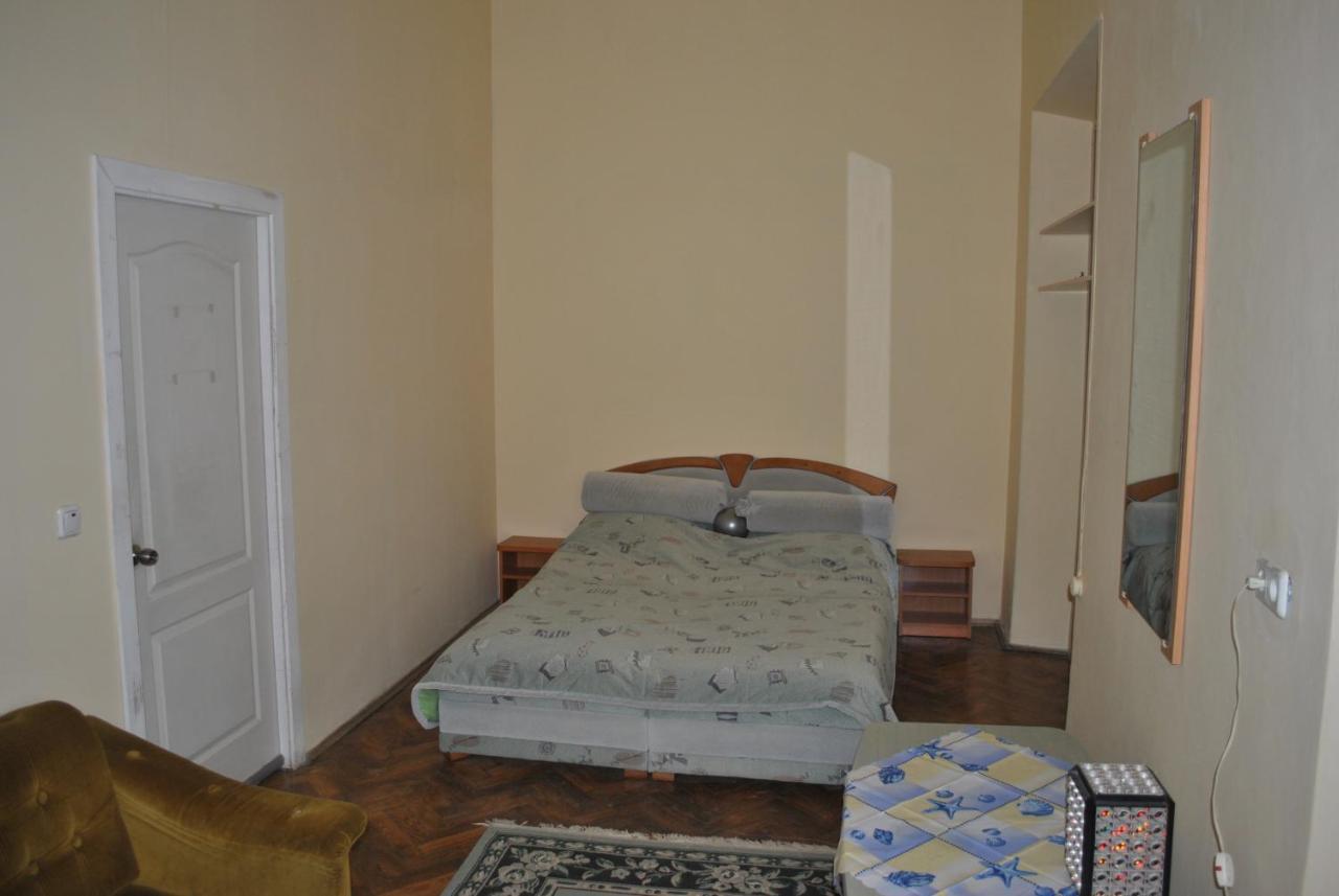 Hostel Comfort Lviv Ruang foto